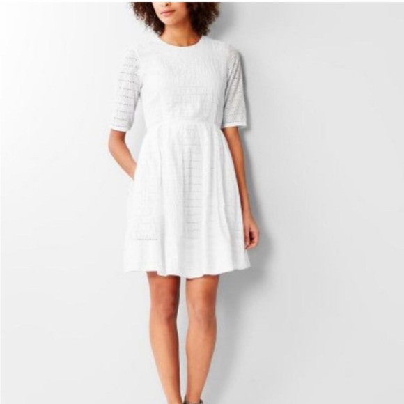 Gap Fit & Flare White Eyelet Dress Size 4 - Picture 2 of 5